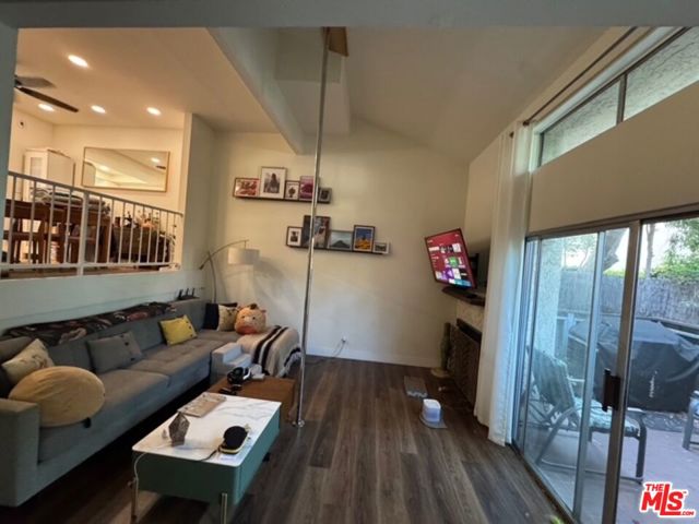 13609 Valerio Street, Van Nuys CA: https://media.crmls.org/mediaz/20a3065c-c627-4983-86fc-4e5b50c15207.jpg