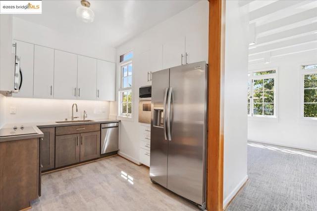 1912 Virginia St, Berkeley CA: https://media.crmls.org/mediaz/20a394ad-b229-4444-a828-da8cf777cdaa.jpg