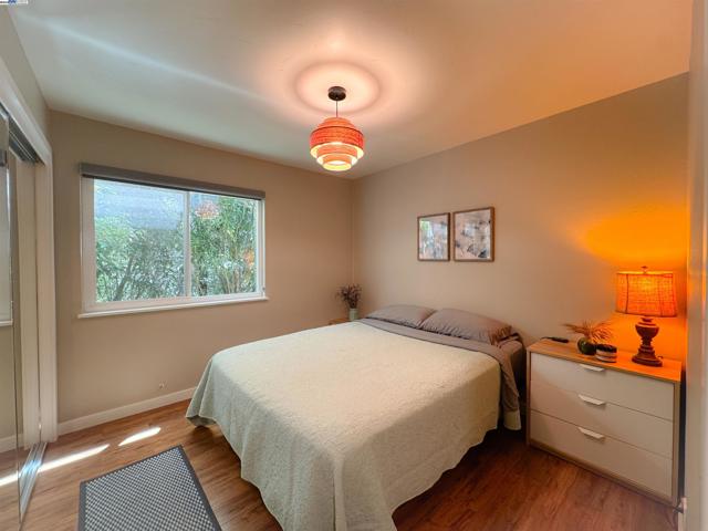 148 Ascot Ct, Moraga CA: https://media.crmls.org/mediaz/20a4194c-9028-4aef-a28a-25f9be44a340.jpg