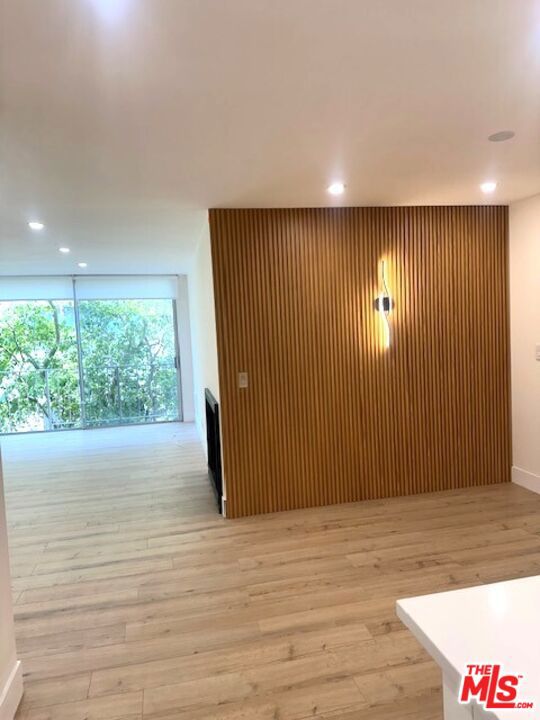 Drew Fenton | 11645 Montana Avenue Los Angeles CA | MLS: 7167122