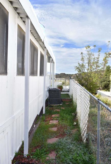 35109 Highway 79, Warner Springs CA: https://media.crmls.org/mediaz/20a4f8ff-8c3c-48b9-88a1-5ee6a299a773.jpg