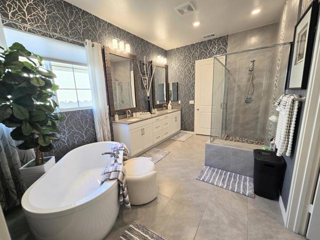 3426 Via Leonardo, Palm Desert CA: https://media.crmls.org/mediaz/20a4fa9d-509a-4e4d-a1d8-787032e9940d.jpg