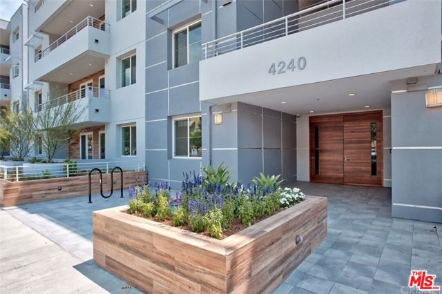 4240 Laurel Canyon Boulevard, 202 photo 2