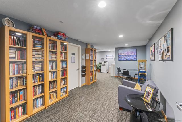 850 Beech Street, San Diego CA: https://media.crmls.org/mediaz/20a54a0f-408f-4b57-b540-6f2ec6501b20.jpg