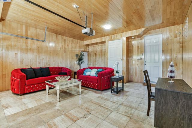 Image 42 of 60 For 5065 Carbondale Way