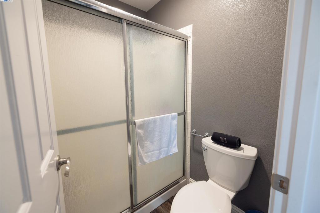 https://media.crmls.org/mediaz/20a663c4-a2e2-4f92-8c8a-09c2c6e0c68b.jpg?preset=X-Large
