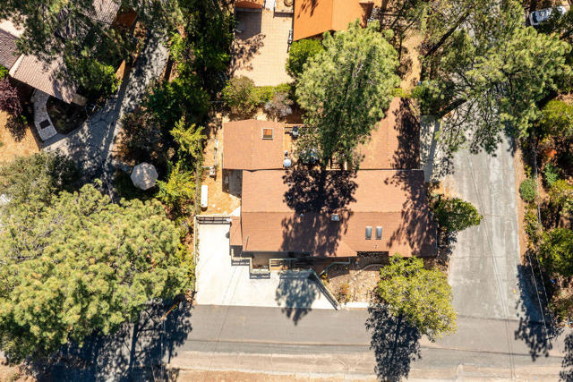 25580 Fir Street Street, Idyllwild CA: https://media.crmls.org/mediaz/20a68809-ecfb-44e5-8f2c-26464604378b.jpg