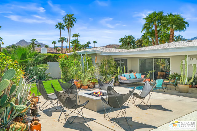 2072 S Bobolink Lane, Palm Springs, CA 92264