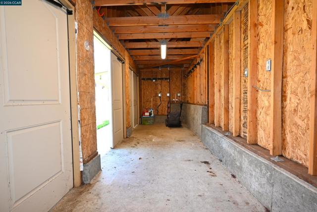 Image 19 of 60 For 2810 Wright Ave