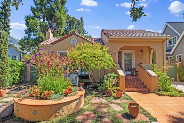 1021 Elm Street, San Carlos CA: https://media.crmls.org/mediaz/20a76858-d9ab-46d0-bd2c-c326551d2e24.jpg