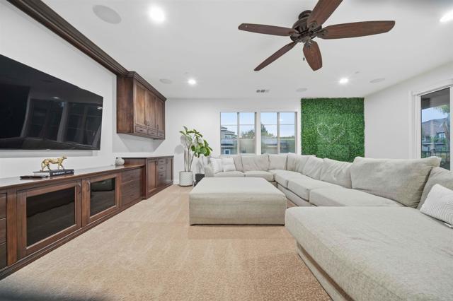 2914 Morning Creek Road, Chula Vista CA: https://media.crmls.org/mediaz/20a7930a-d7aa-437c-82c7-0f2b65172bbc.jpg