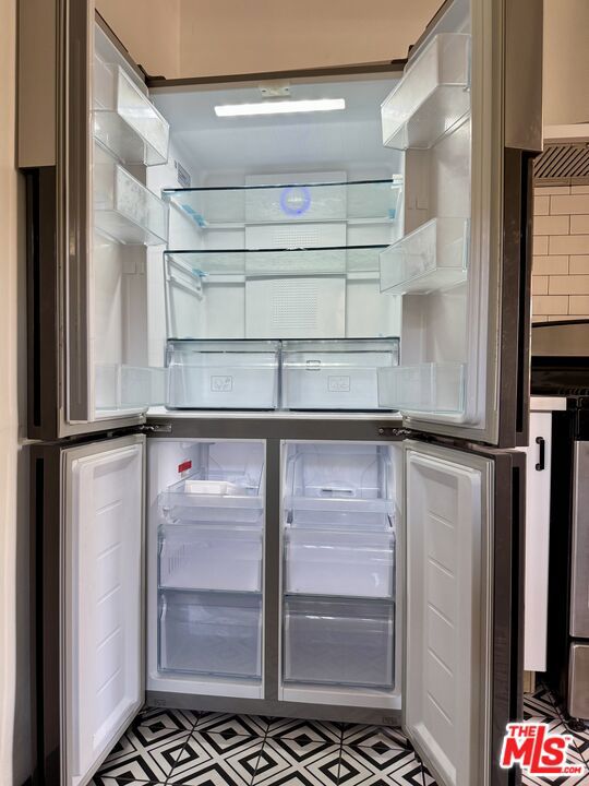 2927 S West View Street, Los Angeles CA: https://media.crmls.org/mediaz/20a7aae9-6e01-4262-b867-ed9d8f029905.jpg