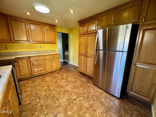 37203 Village 37, Camarillo CA: https://media.crmls.org/mediaz/20a7ef37-d4e6-41f0-b682-a5e4f1b55778.jpg