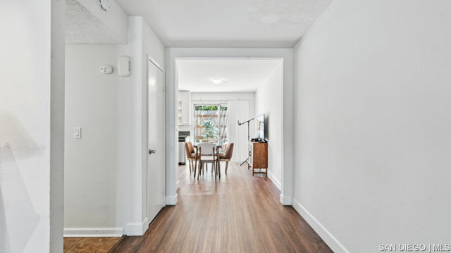 209 Espanas GLN, Escondido CA: https://media.crmls.org/mediaz/20a83735-e6b9-44d3-a86b-cd2e82cc9d1f.jpg