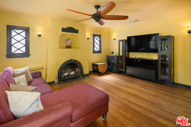 1041 Rosedale Avenue photo 5