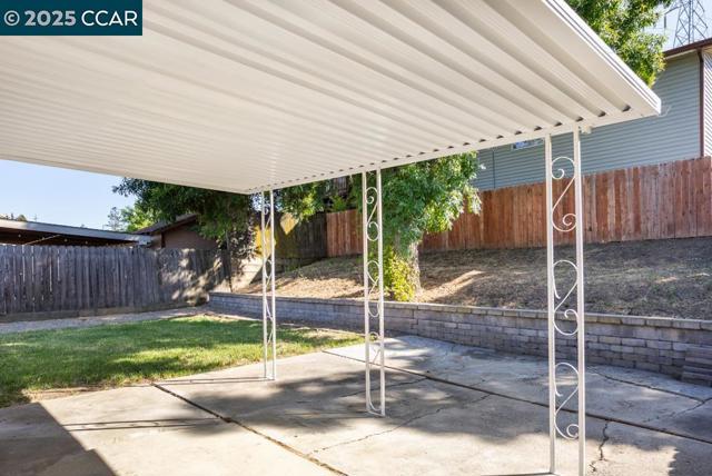 4192 Valley Ave, Martinez CA: https://media.crmls.org/mediaz/20a98345-312a-4fc9-ba7c-ffbf4b83b65d.jpg