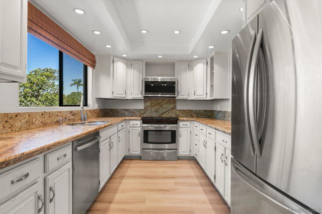 Image 12 of 36 For 835 E Ave  B