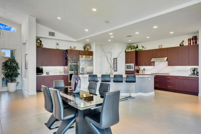 13 Via Montagna, Rancho Mirage CA: https://media.crmls.org/mediaz/20aa6aa6-bc47-45ea-9cf0-fd3fc329cd7a.jpg