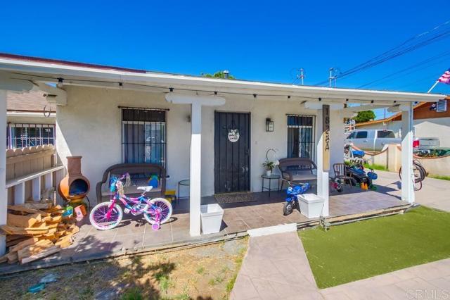 1828 34 B Avenue, National City CA: https://media.crmls.org/mediaz/20aab8d9-19ea-4aa3-8640-a6d217bbbcbb.jpg