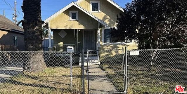 feature listing property photo