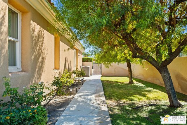 Image 32 of 34 For 64 Vista Mirage Way