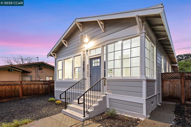 939 Ohio St, Vallejo CA: https://media.crmls.org/mediaz/20ac040a-cb1d-4c88-82c6-a786ecf5c8e1.jpg