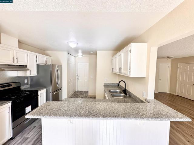4301 Beechnut Ln, Oakley CA: https://media.crmls.org/mediaz/20acf553-b141-493d-9e50-737063a83ec4.jpg