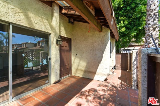 8333 Columbus Avenue, North Hills CA: https://media.crmls.org/mediaz/20ad136b-33a8-40c7-ab48-a5ec8abed697.jpg