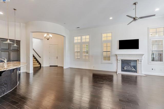 3579 Rimini Ln, Dublin CA: https://media.crmls.org/mediaz/20add036-4033-4024-88ad-963fe6ccc8df.jpg