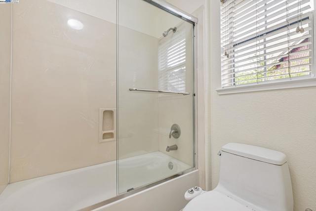 4293 OLIVER WAY, Union City CA: https://media.crmls.org/mediaz/20ae0ffb-eedb-4d6e-9c26-d3ac440c1358.jpg