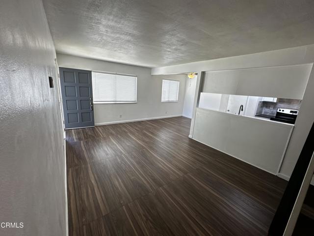 Detail Gallery Image 4 of 14 For 1177 Saratoga Ave, Ventura,  CA 93003 - 2 Beds | 1 Baths