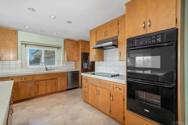 Detail Gallery Image 26 of 52 For 2382 Mirador, Vista,  CA 92084 - 3 Beds | 2/1 Baths