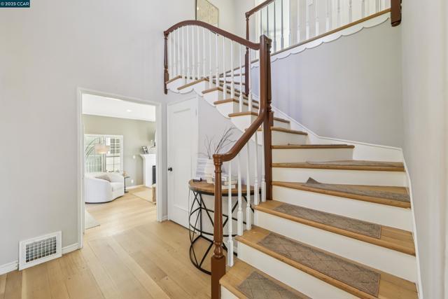 680 Grizzly Peak Blvd, Berkeley CA: https://media.crmls.org/mediaz/20b2c41c-fedb-4902-ae40-b8c3afedc683.jpg