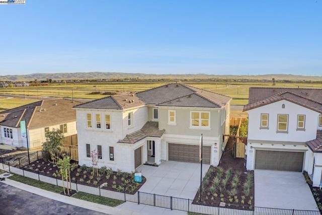 319 W Calabria Drive, Mountain House CA: https://media.crmls.org/mediaz/20b2d986-bff5-4844-91c9-bdc25d9023c0.jpg