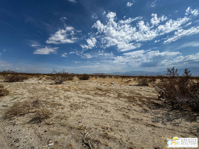 0 Far View, Desert Hot Springs CA: https://media.crmls.org/mediaz/20b39d8e-717b-48f2-8d12-21373291e085.jpg