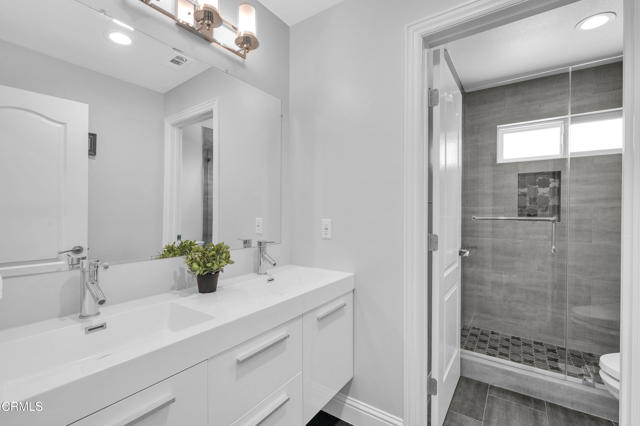 320 Starlane Drive, La Canada Flintridge CA: https://media.crmls.org/mediaz/20b4dd5f-9dbd-472d-aa88-e9cc18cca847.jpg