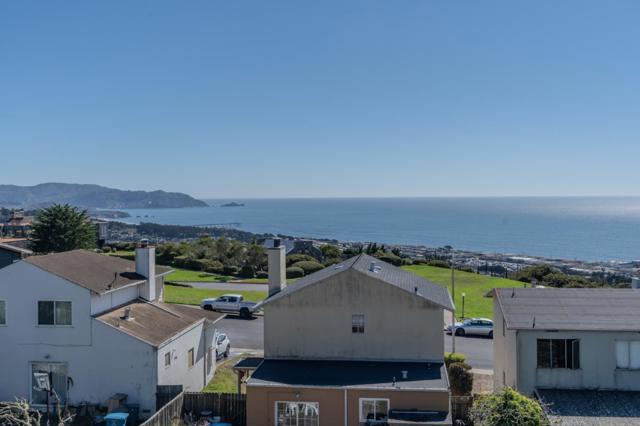 226 Crestmoor Circle, Pacifica CA: https://media.crmls.org/mediaz/20b56506-76c2-4e43-98ee-4fac316d0abe.jpg