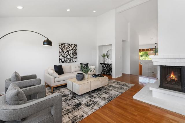 6635 Caminito Scioto, La Jolla CA: https://media.crmls.org/mediaz/20b56795-5e6e-4a83-a916-2469a5b6f913.jpg