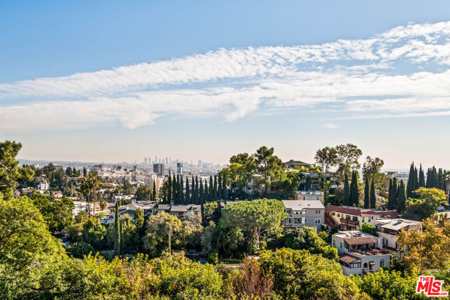 7020 La Presa Drive, Los Angeles CA: https://media.crmls.org/mediaz/20b5c7fa-90b0-4072-86ff-5b4d5356cf86.jpg