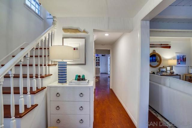 75 Corinthian Walk, Long Beach CA: https://media.crmls.org/mediaz/20b74cf7-913b-48bf-8573-78cbb49c3e52.jpg
