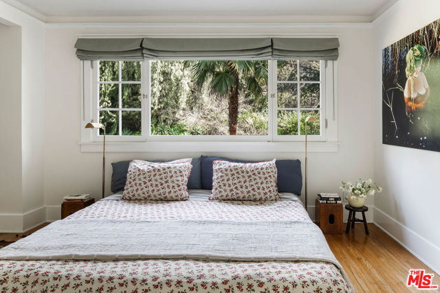 1741 Golden Gate Avenue, Los Angeles CA: https://media.crmls.org/mediaz/20b74d6b-778c-4f74-8c5c-c69f744f9c26.jpg