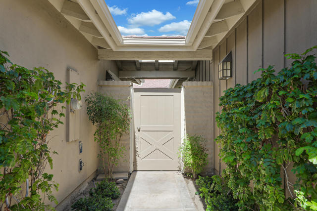86 Palomino Circle, Palm Desert, CA 92211