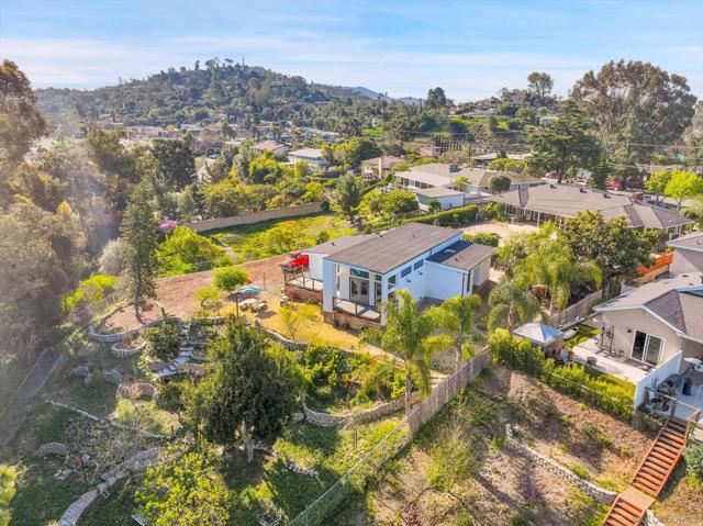 9226 Briercrest Dr, La Mesa CA: https://media.crmls.org/mediaz/20b7a886-f853-4245-bff3-2e37de7a271e.jpg