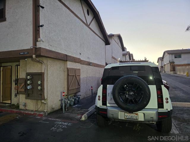 1332 LA TEMPRA CORTE, Chula Vista CA: https://media.crmls.org/mediaz/20b7b186-35ab-41d2-8638-111331b099e9.jpg