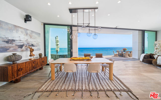 26814 Malibu Cove Colony Drive, Malibu CA: https://media.crmls.org/mediaz/20b85580-e5c2-4adf-9c2d-945cf565b3e5.jpg