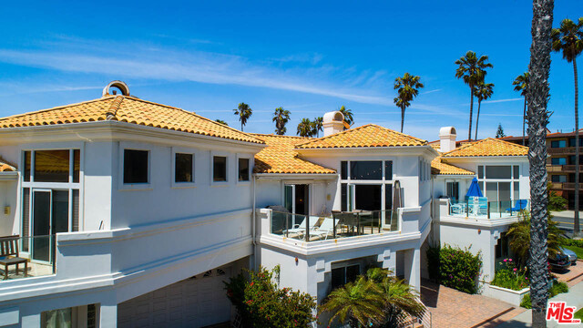 109 AVENUE D, Redondo Beach, California 90277, 3 Bedrooms Bedrooms, ,2 BathroomsBathrooms,Residential,Sold,AVENUE D,19472086