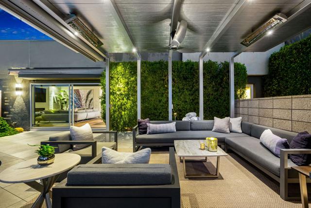 1047 Hunter Drive, Palm Springs CA: https://media.crmls.org/mediaz/20b960b9-9427-48d4-8b98-e46796c677f2.jpg