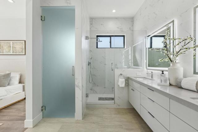 12584 Paseo Flores, Saratoga CA: https://media.crmls.org/mediaz/20b9851d-b3eb-4b96-9e6d-1177243ab718.jpg