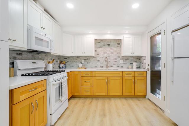 2075 Monroe Street, Santa Clara CA: https://media.crmls.org/mediaz/20b99bdc-1f1c-4d23-90d4-42fac0f282fe.jpg