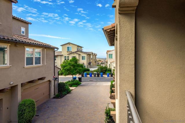16206 Veridian Cir, San Diego CA: https://media.crmls.org/mediaz/20b9fb49-4101-45ac-8844-9f5d94044142.jpg